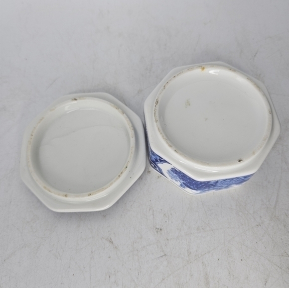 Blue and‎ white hand painted Asian trinket dish - Picture 4 of 6